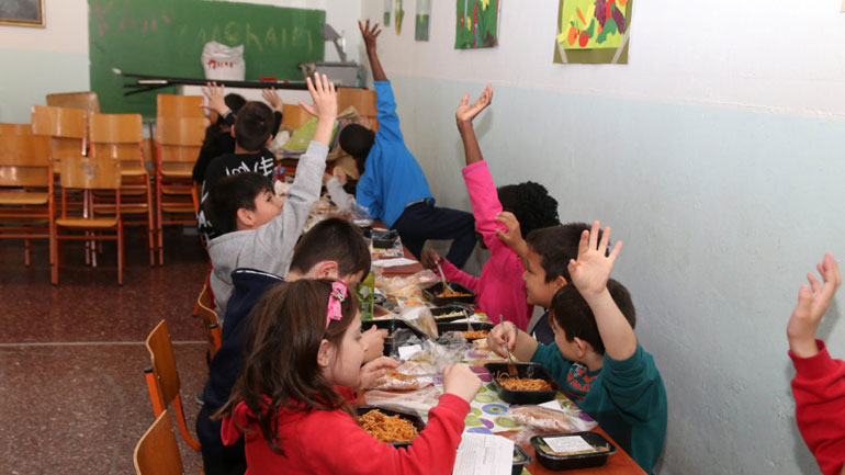 Υπουργείο Εργασίας: Ποσό 44 εκατ. ευρώ για σχολικά γεύματα σε μαθητές πρωτοβάθμιας εκπαίδευσης