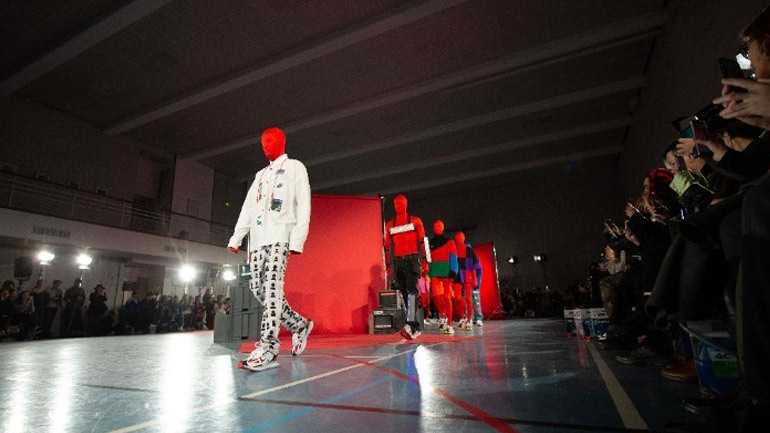 Μετ’ εμποδίων η Εβδομάδα Μόδας στο Παρίσι λόγω απεργιών