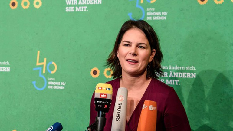 «Η Ελλάδα έπρεπε να είχε προσκληθεί στη σύνοδο του Βερολίνου», δηλώνει η επικεφαλής των Πρασίνων