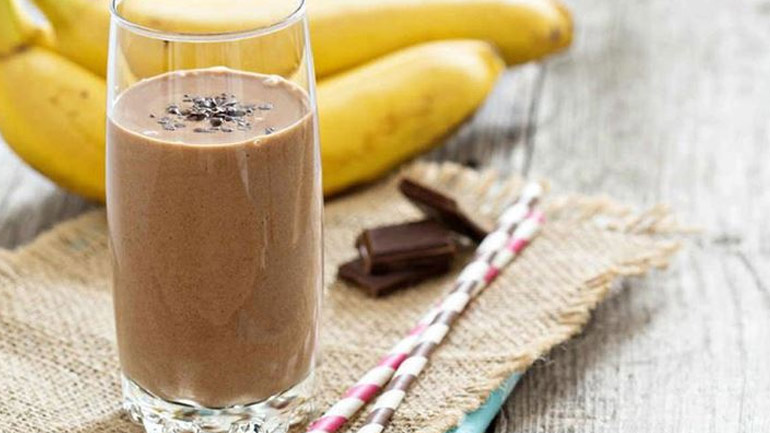 Υγιεινό smoothie με μπανάνα και σοκολάτα υγείας!