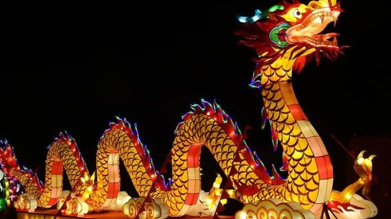 Απίστευτα γλυπτά από πάγο στο φεστιβάλ της Χαρμπίν στην Κίνα