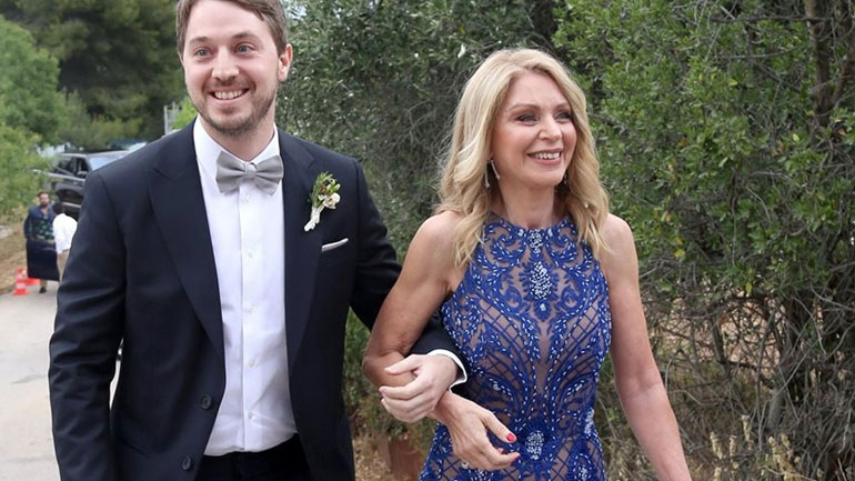 Η Έλλη Στάη έγινε για πρώτη φορά γιαγιά: «Καλώς ήρθες Δημήτρη στη ζωή μας»