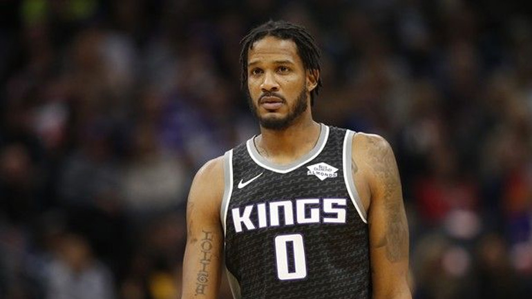 NBA: Ο Μπέιζμορ στο Σακραμέντο, ο Αρίζα στο Πόρτλαντ