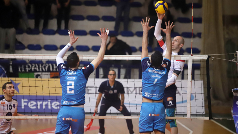 Volley League: Ο Φοίνικας Σύρου 3-0 τον Ηρακλή