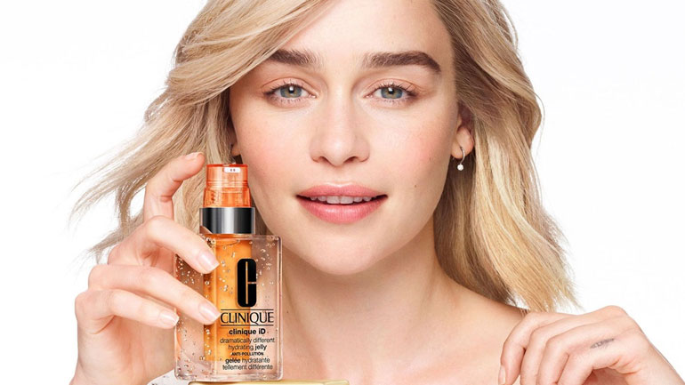 H Emilia Clarke είναι η νέα brand ambassador της Clinique