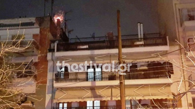 Φωτιά σε καπνοδόχο πολυκατοικίας στη Θεσσαλονίκη