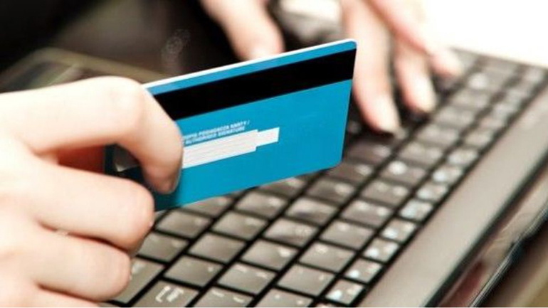 Θεσσαλονίκη: Για αναλήψεις μετρητών ύψους 2.900 ευρώ με κλεμμένες τραπεζικές κάρτες κατηγορείται 42χρονος