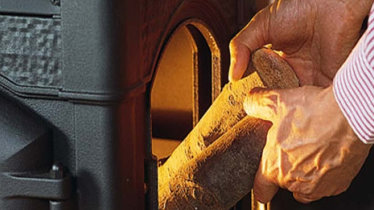 Παραλίγο τραγωδία με ηλικιωμένο ζευγάρι στην Αργολίδα – Η ξυλόσομπα τους έστειλε στο νοσοκομείο