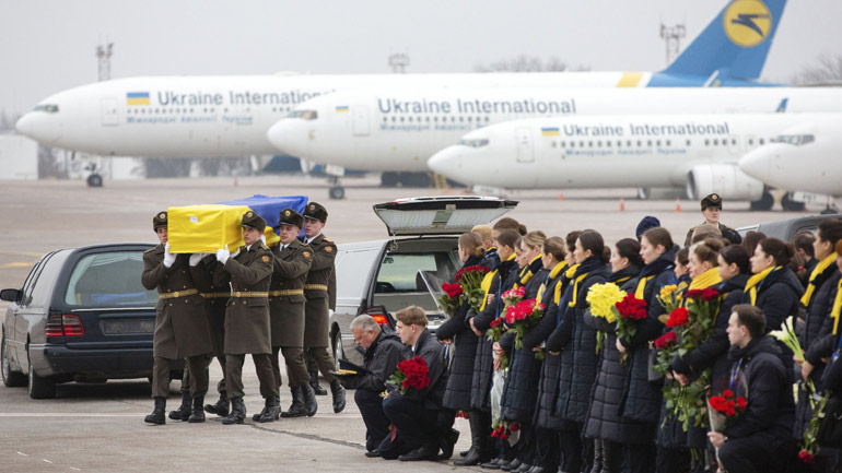 Στην Ουκρανία οι σοροί των 11 θυμάτων της συντριβής του Boeing