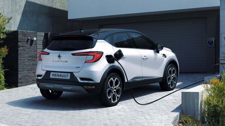 Πότε έρχονται στην Ελλάδα τα υβριδικά Renault Clio και Captur