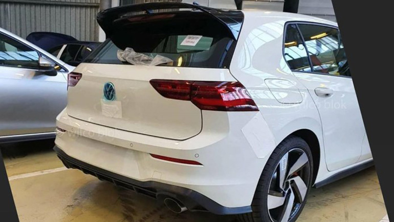 Η πρώτη εικόνα του νέου VW Golf GTI