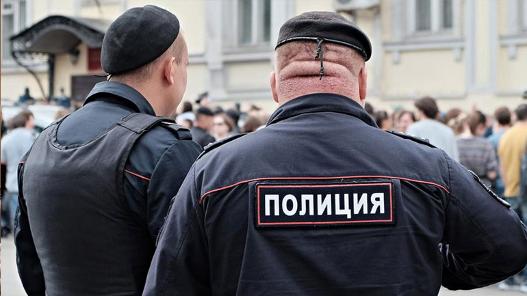 Έρευνες σε πέντε δικαστήρια και έξι εμπορικά κέντρα στη Μόσχα έπειτα από απειλές για βόμβα