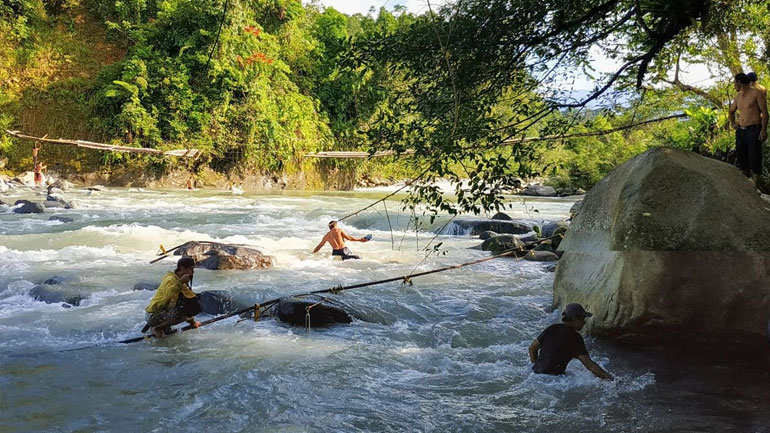 Τουλάχιστον εννιά νεκροί από κατάρρευση πεζογέφυρας στην Ινδονησία