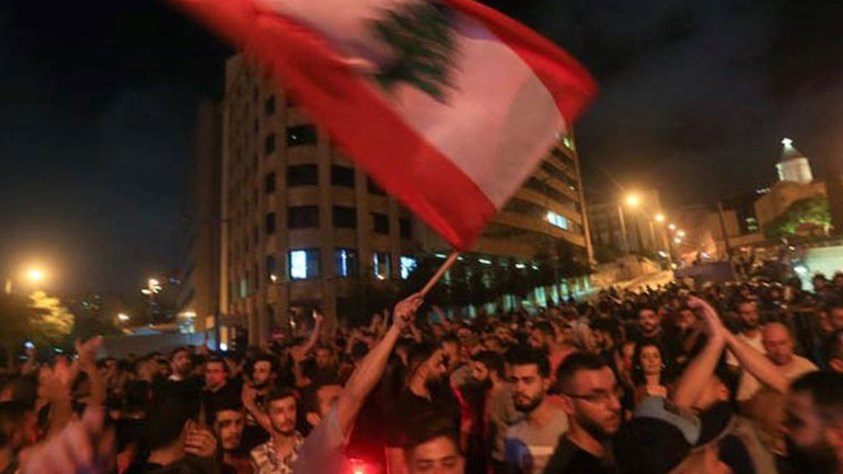 Λίβανος: Θύελλα αντιδράσεων κατά της παρουσίας στο Νταβός υπουργού που καταγγέλλεται στις διαδηλώσεις