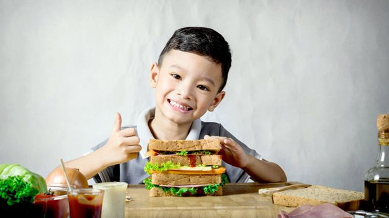 Κολατσιό: Μειώνει την παιδική παχυσαρκία