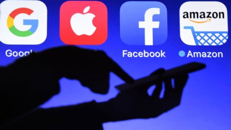 Το Λονδίνο επιθυμεί μια “παγκόσμια λύση” για τον ψηφιακό φόρο