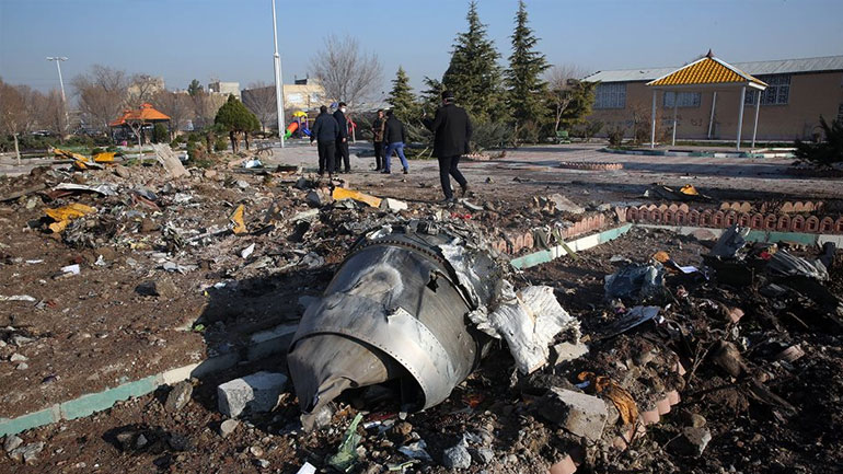 Κατάρριψη Boeing: Η Τεχεράνη επιβεβαίωσε ότι εκτοξεύθηκαν δύο πύραυλοι εναντίον του αεροπλάνου