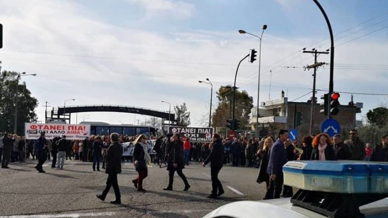 Κλειστή παραμένει η εθνική οδός Πατρών-Πύργου στον κόμβο της ΒΙΠΕ στην Αχαΐα