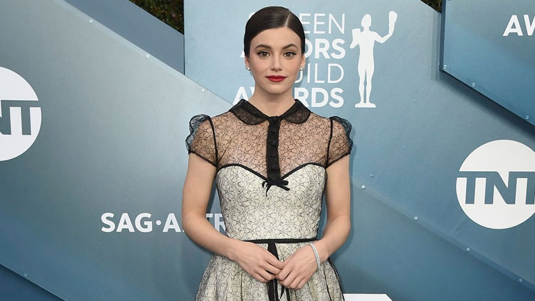 Francesca Reale: Η εμφάνιση της πρωταγωνίστριας του «Stranger Things» στα SAG με δημιουργία του Βασίλη Ζούλια