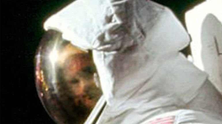 Το χαμόγελο του αστροναύτη στη Σελήνη φάνηκε… έπειτα από 50 χρόνια!