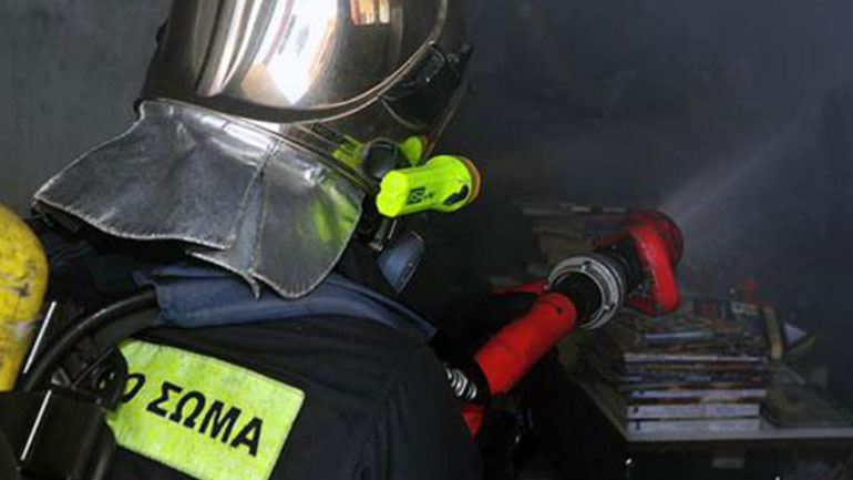 Φωτιά σε διαμέρισμα στη Γλυφάδα – Απεγκλωβίστηκαν τρεις άνθρωποι