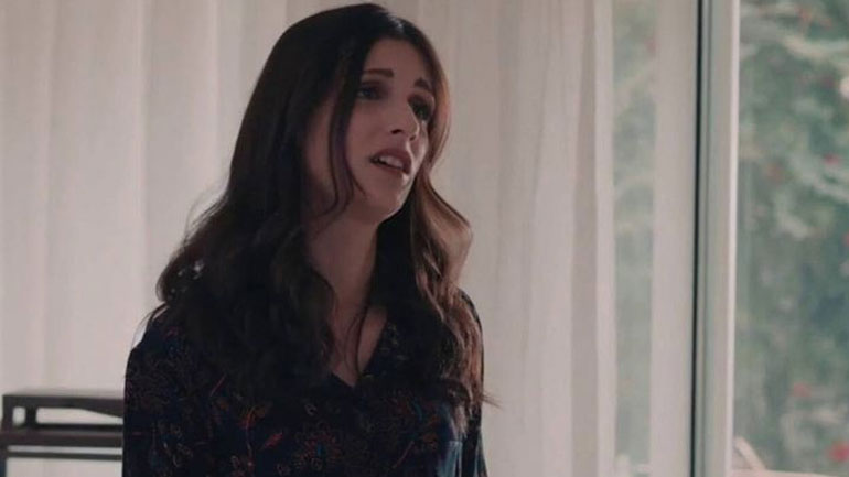 8 Λέξεις: Η Ολυμπία αρνείται να δεχτεί τον χωρισμό των γονιών της