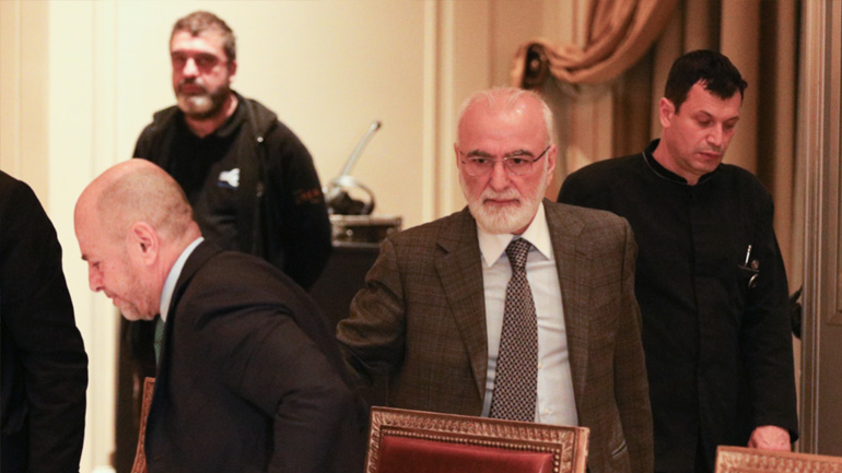 Ο Ιβάν Σαββίδης τη στιγμή που ετοιμαζόταν να πάρει θέση στη συνάντηση