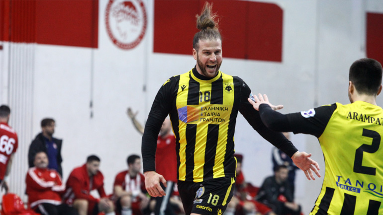 Χάντμπολ: Προβάδισμα πρόκρισης για την ΑΕΚ, νίκησε εκτός έδρας με 26-23 τον Ολυμπιακό