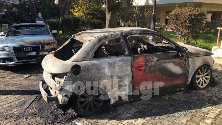 Φωτογραφίες από τα 12 καμένα οχήματα στο Μαρούσι