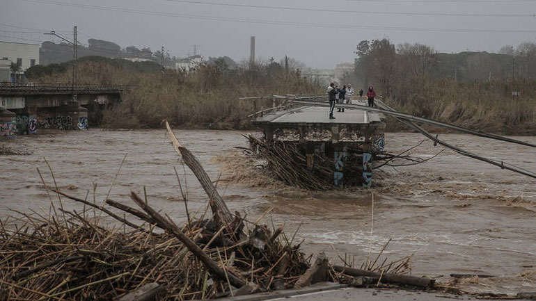 Γαλλία: Δύο ποταμοί υπερχείλισαν από την καταιγίδα Γκλόρια – 1.500 άνθρωποι απομακρύνθηκαν από τα σπίτια τους