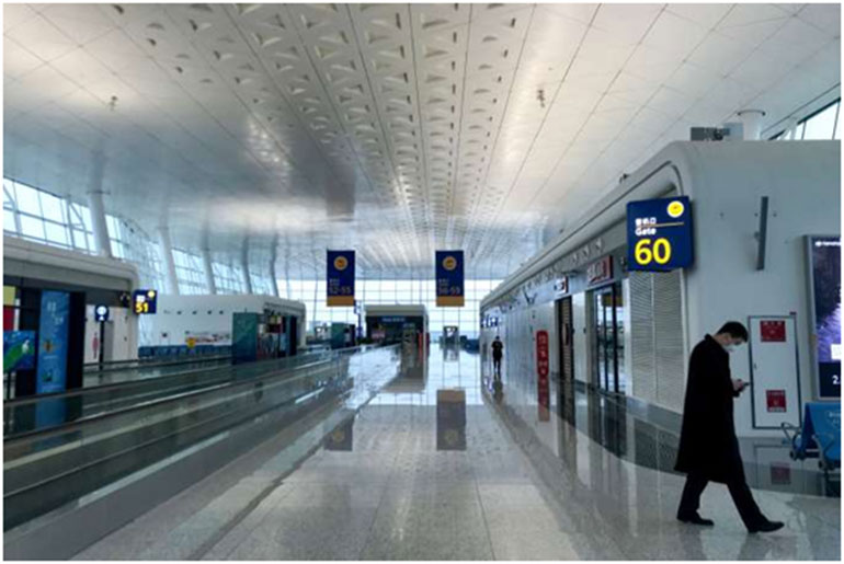 Απόλυτη ερημιά στο αεροδρόμιο της Γιουχάν το πρωί της Πέμπτης 23 Ιανουαρίου