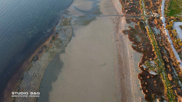 Εντυπωσιάζει το φαινόμενο της άμπωτης στο Ναύπλιο