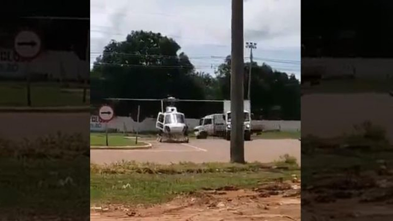 Φορτηγό συγκρούεται με ελικόπτερο