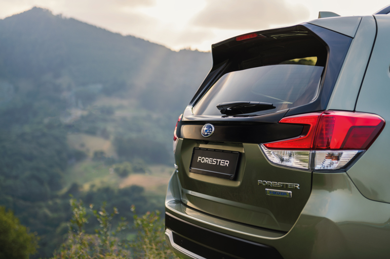Τα πίσω φωτιστικά σώματα αλλά και η πίσω σχεδίαση έχουν αλλάξει σημαντικά στο νέο Forester
