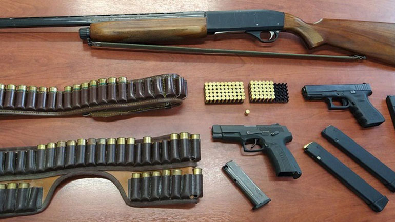 Συνελήφθη 36χρονος που έκρυβε μίνι οπλοστάσιο στο σπίτι του στην Ημαθία