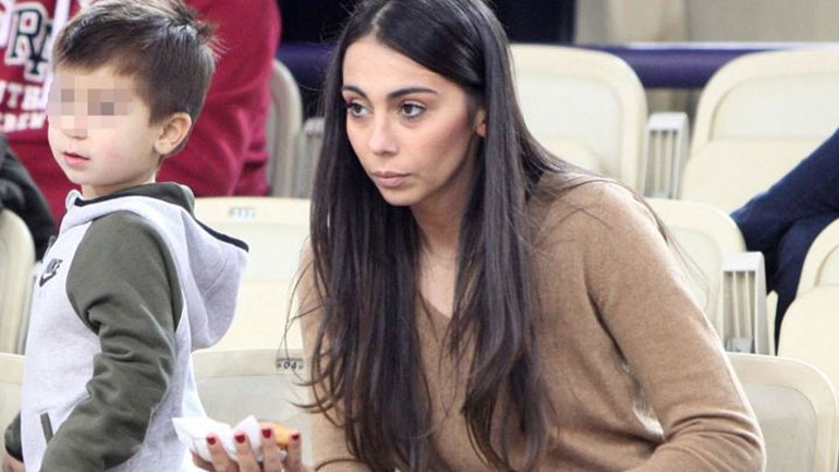 Η Ολυμπία Χοψονίδου μας δείχνει το σώμα της λίγες ημέρες μετά τη γέννηση του έκτου της παιδιού