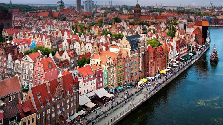 Πολωνία: Πολλά εργοστάσια επισπεύδουν την αυτοματοποίηση, αντικαθιστώντας τους εργάτες