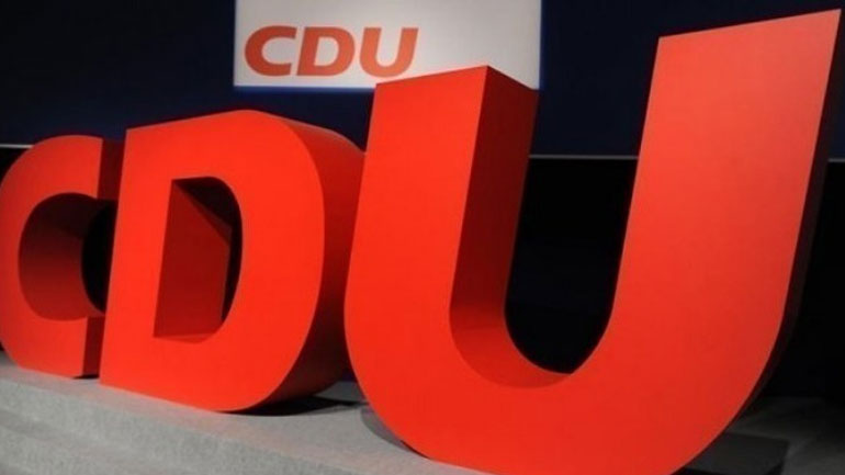 Δημοσκόπηση στη Γερμανία: Κερδίζουν έδαφος οι Πράσινοι – Πρώτοι με ελάχιστη διαφορά οι Συντηρητικοί