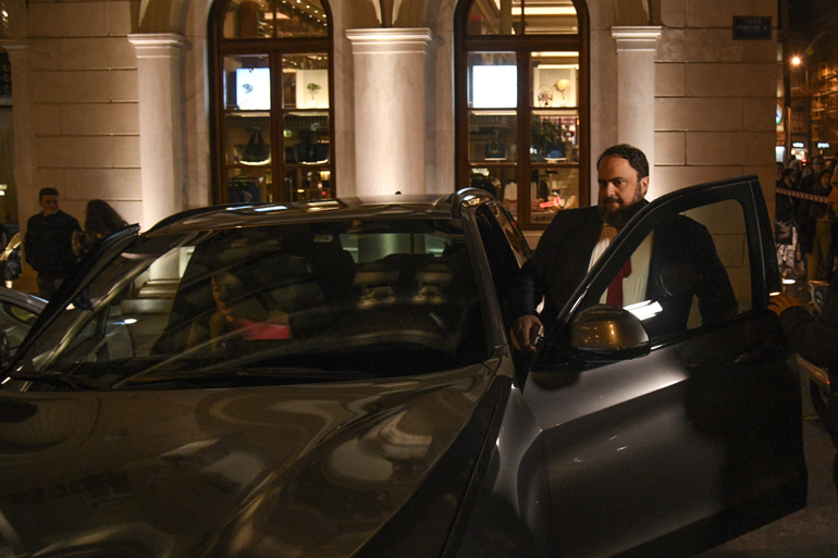 Ο Βαγγέλης Μαρινάκης χρησιμοποιεί μία BMW X5 (φωτό: Νίκος Χριστοφάκης).