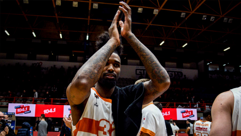 Ολυμπιακός: Ντύνεται στα «ερυθρόλευκα» ο Οκτάβιους Έλις