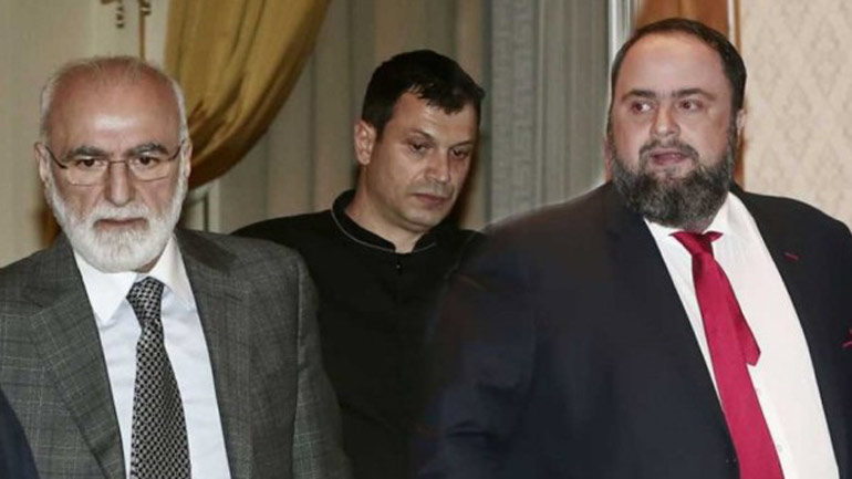 Δουλεύουν τον κόσμο στα ίσα