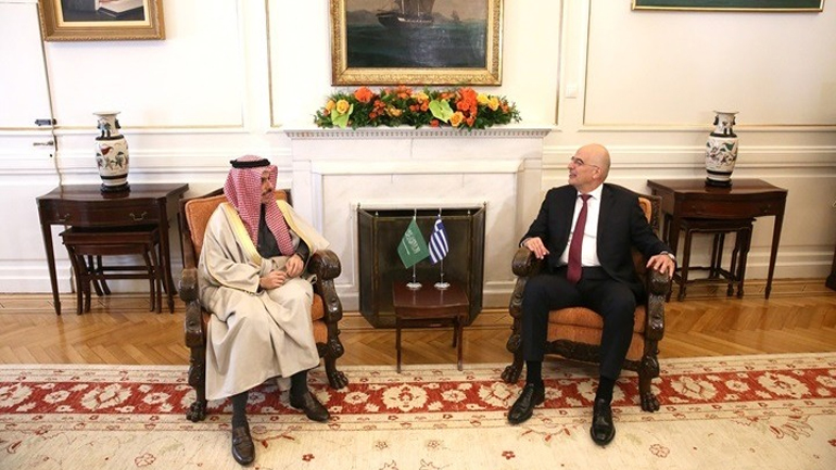 Σε εξέλιξη η συνάντηση των ΥΠΕΞ Ελλάδας και Σαουδικής Αραβίας