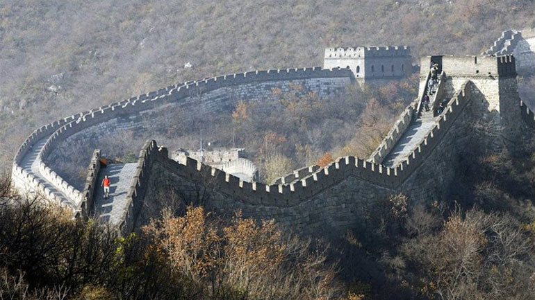 Κοροναϊός: Κλείνουν τομείς του Σινικού Τείχους – Κλειστά τα McDonald’s σε πέντε πόλεις