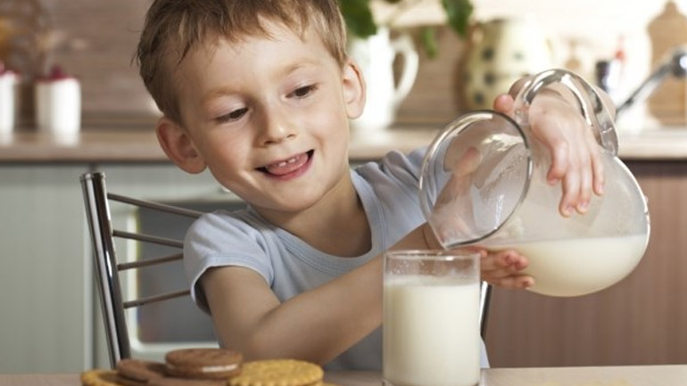 Συστάσεις για το γάλα στα παιδιά
