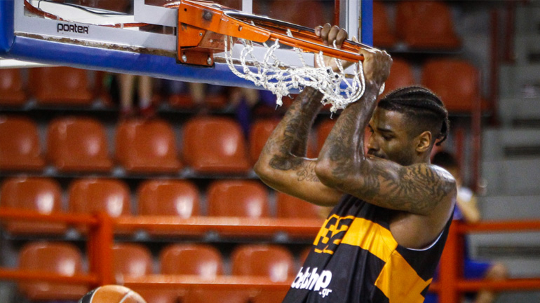 Έλις: «Είμαι ενθουσιασμένος που θα παίξω στον Ολυμπιακό με μεγάλους παίκτες»