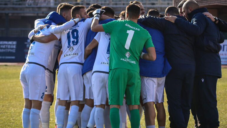 Football League: Στο κόλπο της ανόδου η Καβάλα, 2-0 τη Βέροια