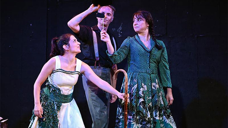 «Η σινε-παρμένη (Η αφηγήτρια ταινιών)» στο Θέατρο Αργώ