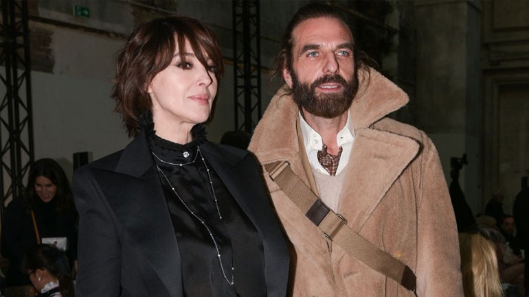 Μonica Bellucci: Στην Εβδομάδα Μόδας Υψηλής Ραπτικής με γοητευτικό άνδρα στο πλευρό της Μonica Bellucci: Στην Εβδομάδα Μόδας Υψηλής Ραπτικής με γοητευτικό άνδρα στο πλευρό της