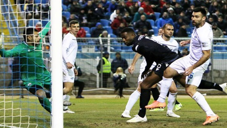 Το κράτος που είναι, ρε, καραγκιόζηδες;