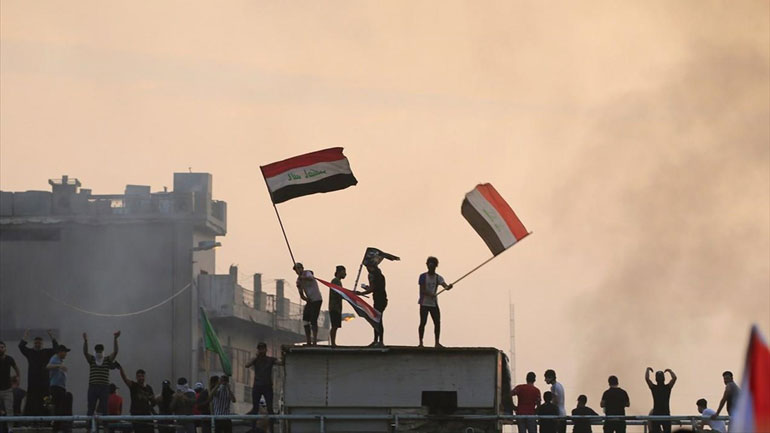 Ιράκ: Δυνάμεις ασφαλείας συγκρούονται με εκατοντάδες διαδηλωτές στο κέντρο της Βαγδάτης